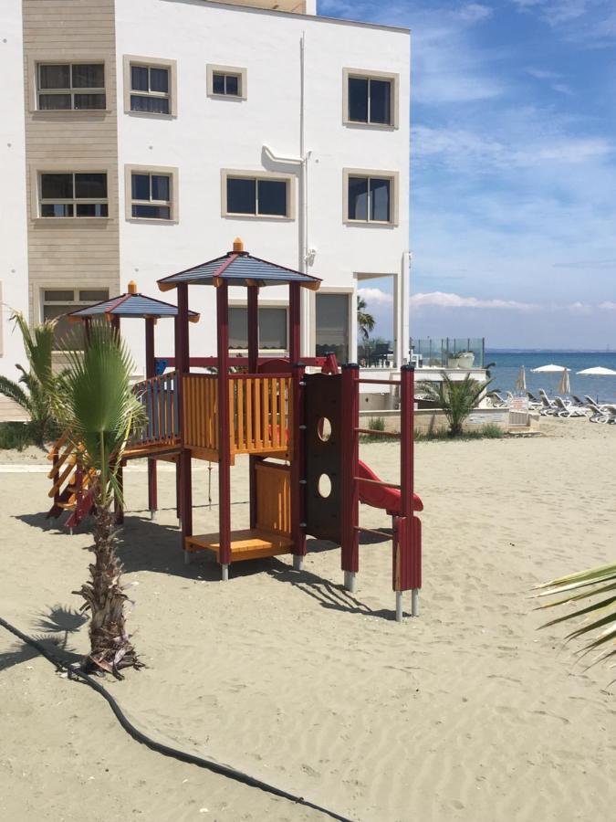 Larnaca Beach Apartment 1A Esterno foto