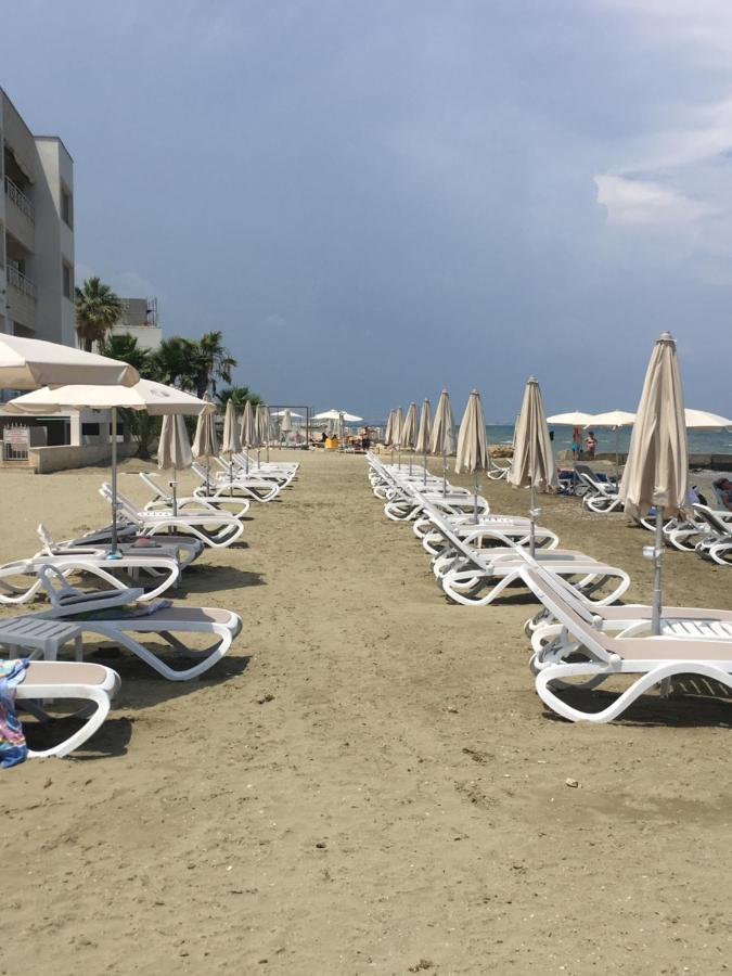 Larnaca Beach Apartment 1A Esterno foto