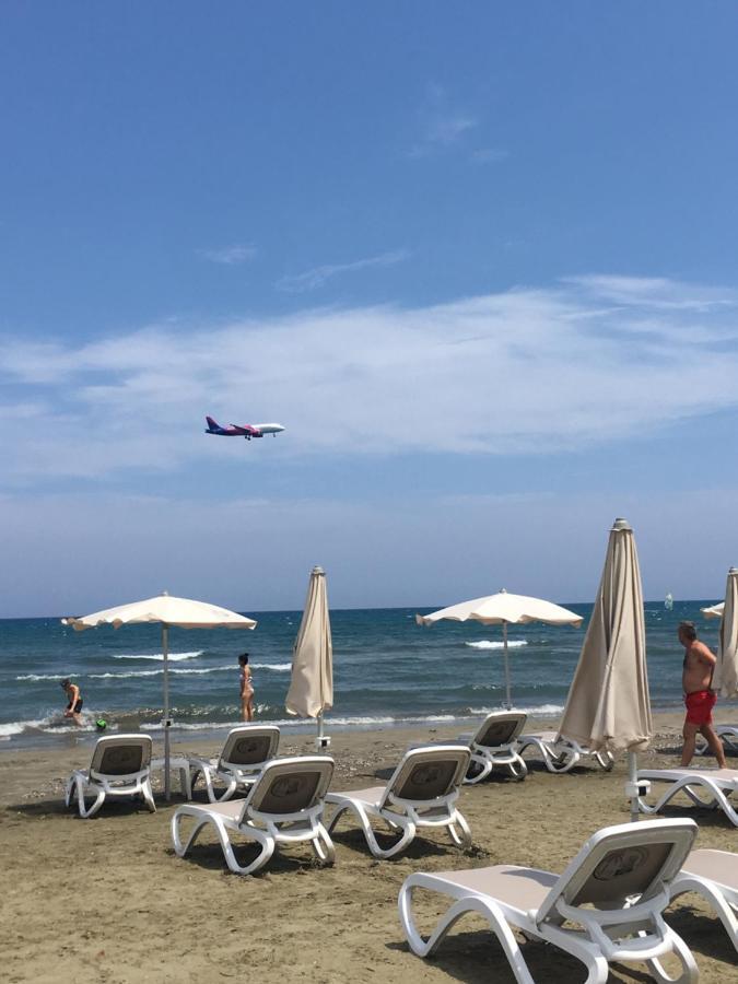 Larnaca Beach Apartment 1A Esterno foto