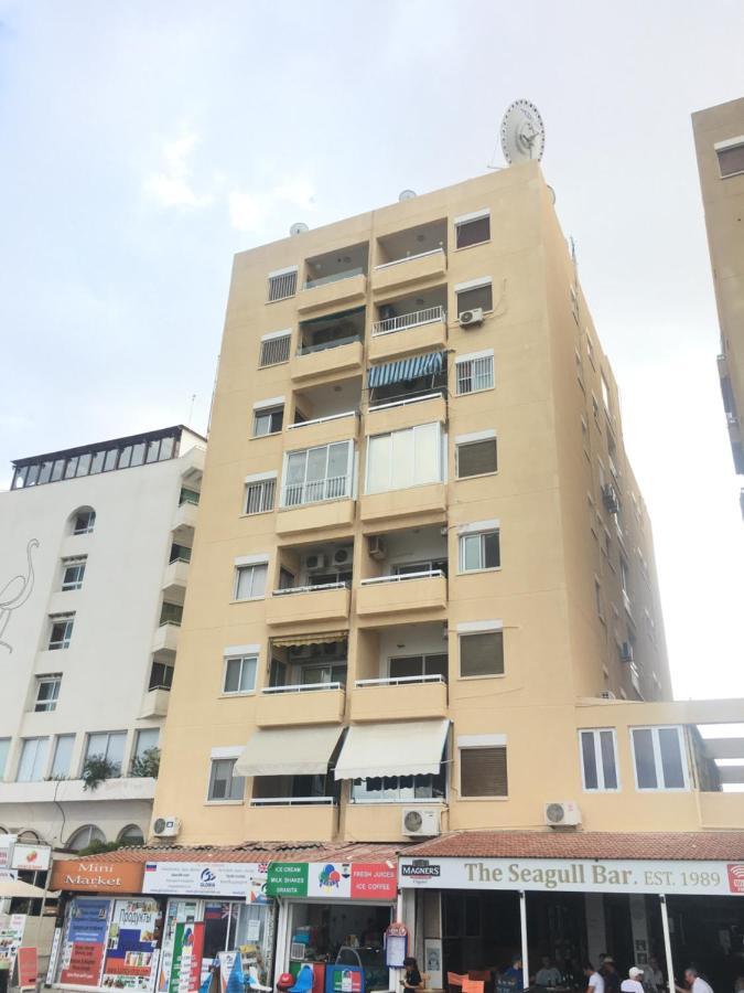 Larnaca Beach Apartment 1A Esterno foto
